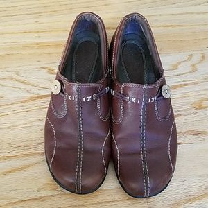 Clark's Slip ons Brown Sz 8